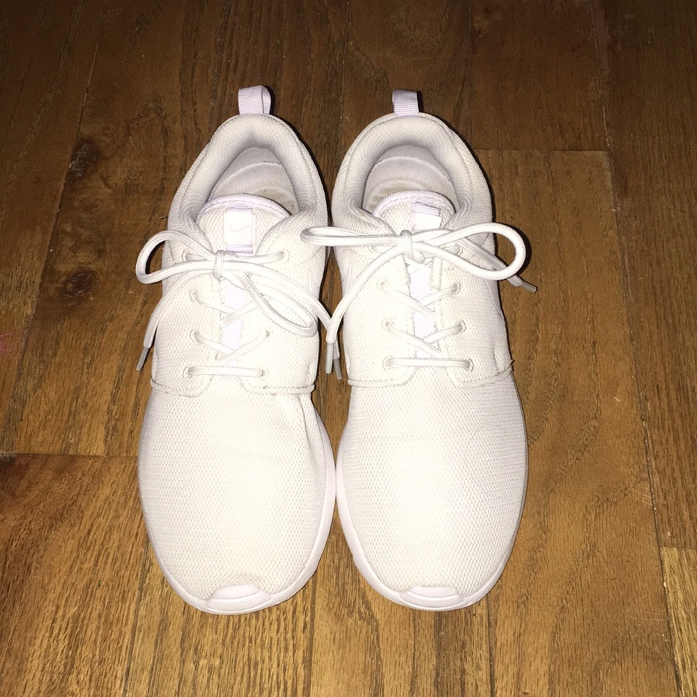 Ladies white Nike shoes